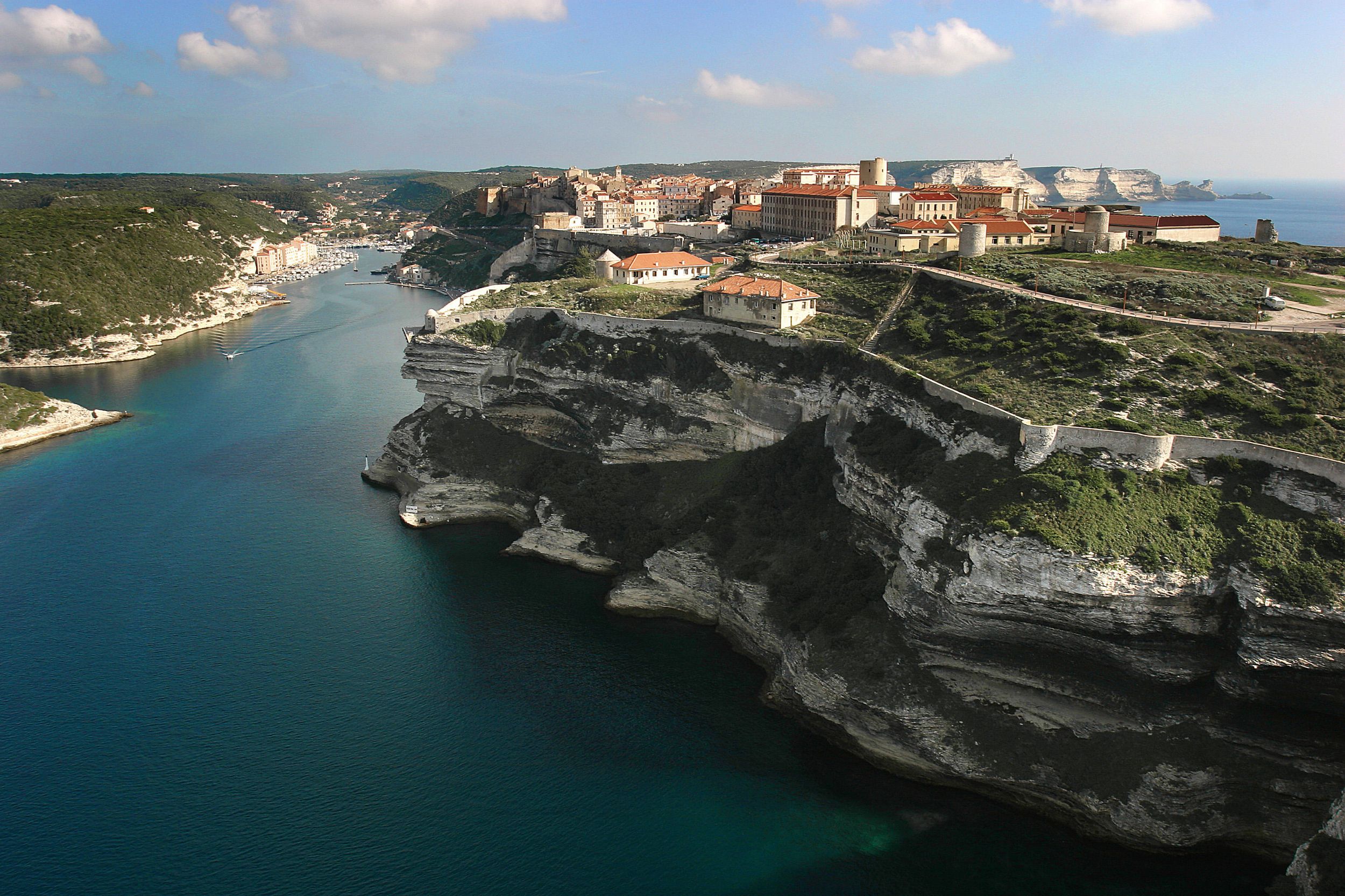 Sillonner le centre-ville de Bonifacio | Hôtel Le Royal