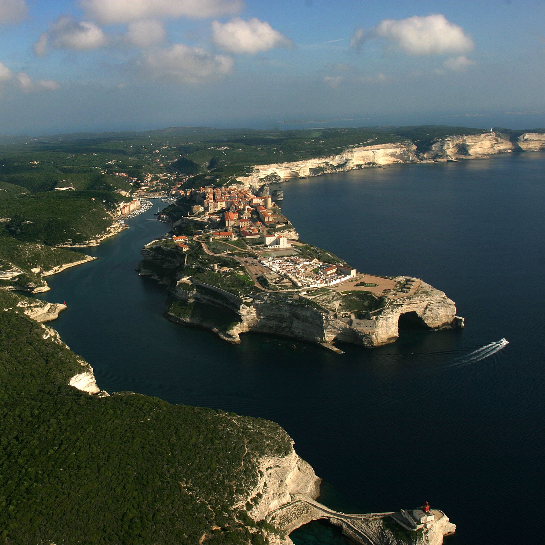 Découvrir la citadelle médiévale de Bonifacio | Hôtel Le Royal